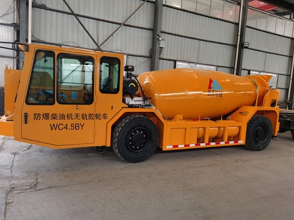 礦用濕噴臺(tái)車(chē)，礦用混凝土泵，礦用攪拌機(jī)發(fā)貨